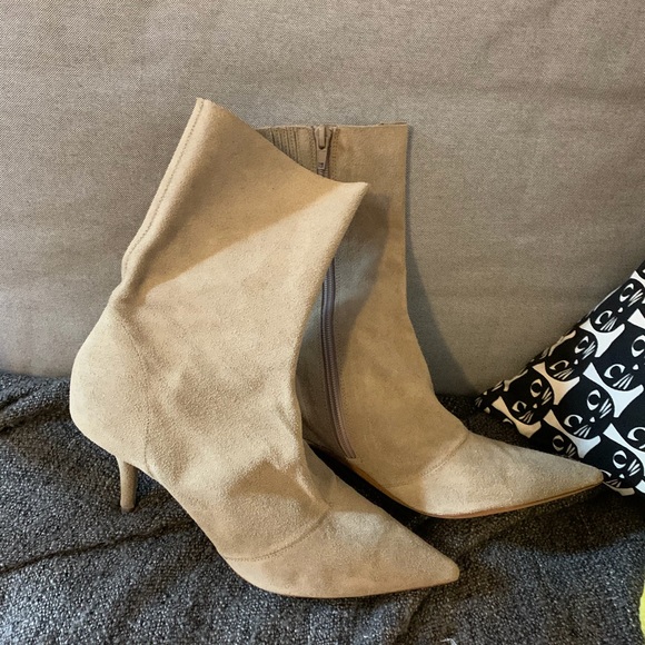 yeezy season 7 boots taupe